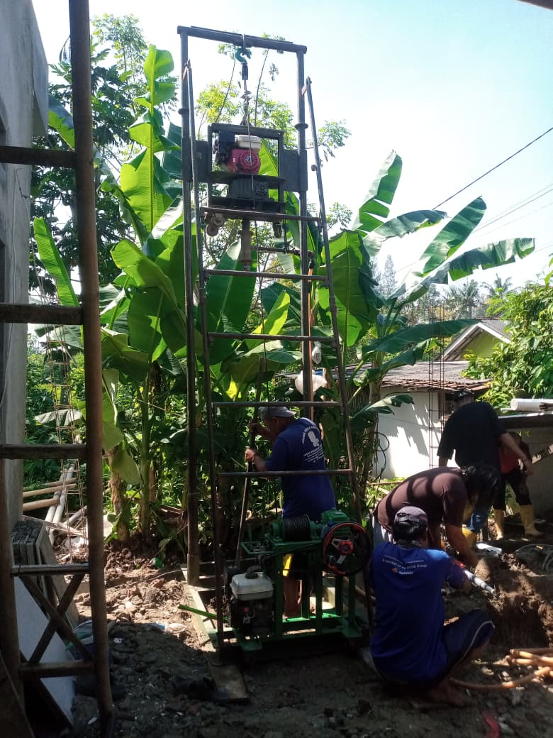 Pemasangan Pipa Casing Sumur Bor
