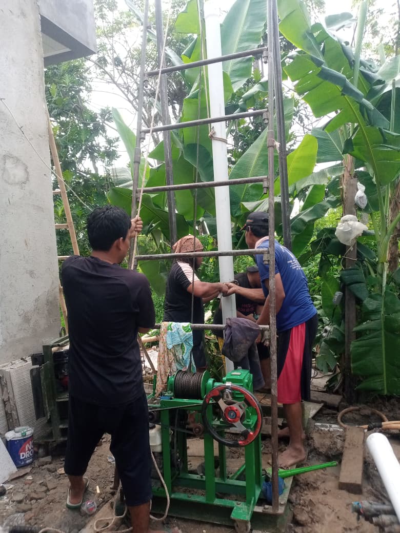 Hasil Air Sumur yang Jernih dan Melimpah